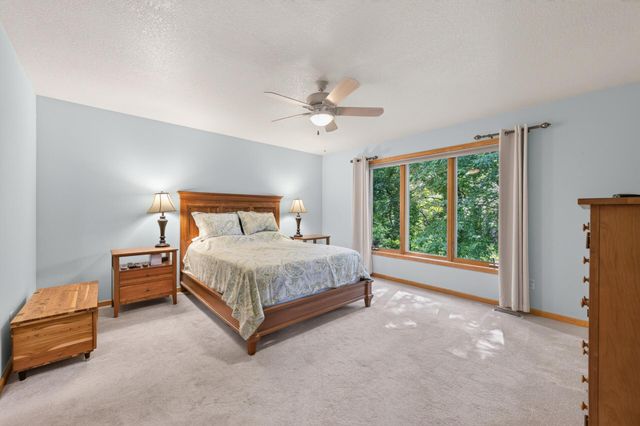 5026 Grenadier Avenue N, Oakdale, MN 55128