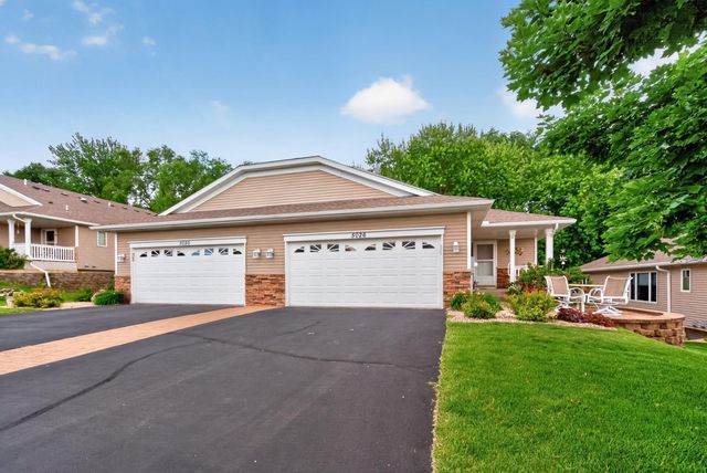 5026 Grenadier Avenue N, Oakdale, MN 55128