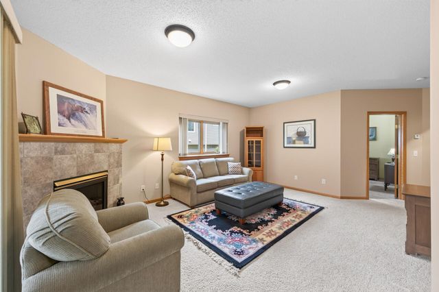 5026 Grenadier Avenue N, Oakdale, MN 55128