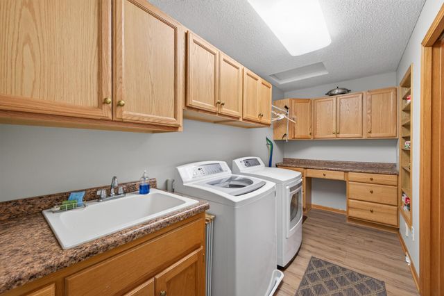 5026 Grenadier Avenue N, Oakdale, MN 55128