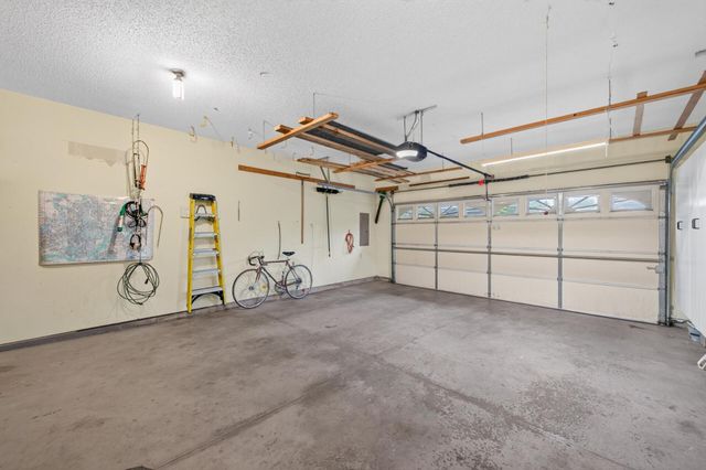 5026 Grenadier Avenue N, Oakdale, MN 55128