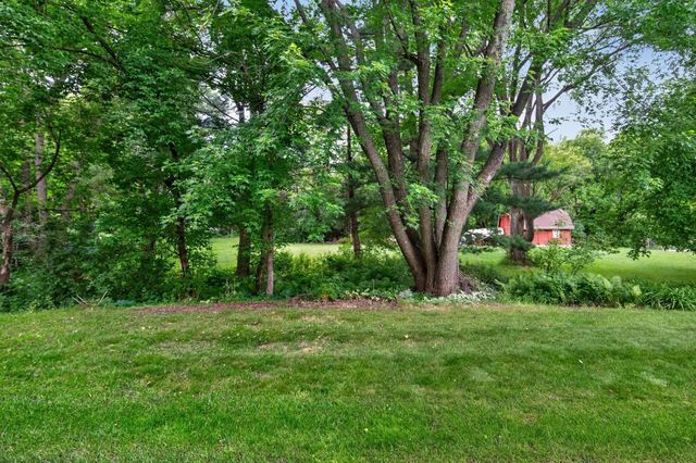 5026 Grenadier Avenue N, Oakdale, MN 55128