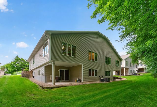 5026 Grenadier Avenue N, Oakdale, MN 55128