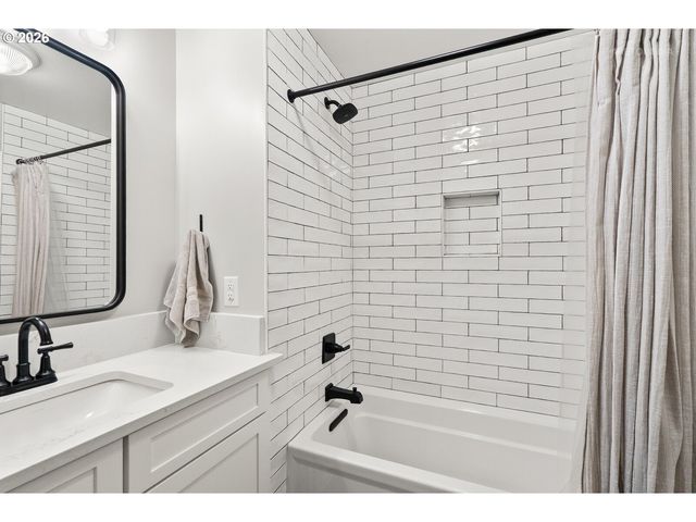 5402 Sw 34TH Pl, Portland, OR 97239