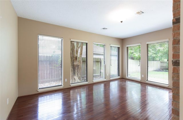 9 Mallard Glen Place, The Woodlands, TX 77381