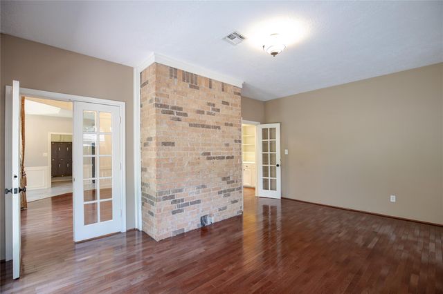 9 Mallard Glen Place, The Woodlands, TX 77381