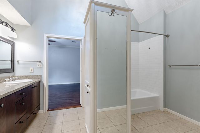 9 Mallard Glen Place, The Woodlands, TX 77381
