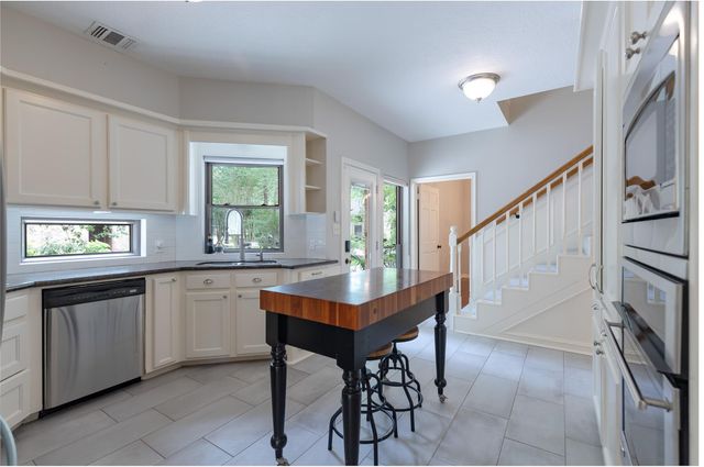 9 Mallard Glen Place, The Woodlands, TX 77381