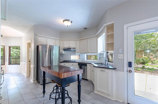 9 Mallard Glen Place, The Woodlands, TX 77381
