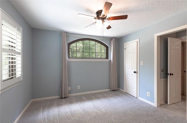 9 Mallard Glen Place, The Woodlands, TX 77381