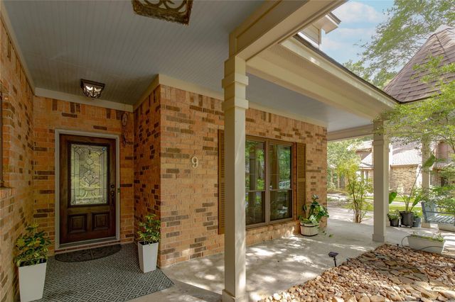 9 Mallard Glen Place, The Woodlands, TX 77381
