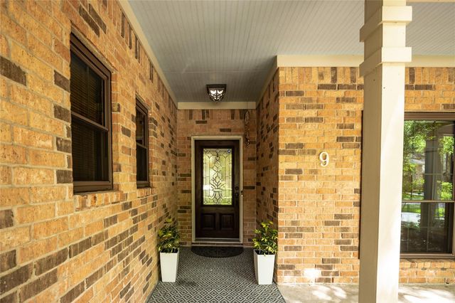 9 Mallard Glen Place, The Woodlands, TX 77381