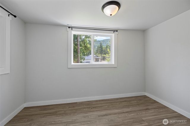 8471 Golden Valley Drive, Maple Falls, WA 98266