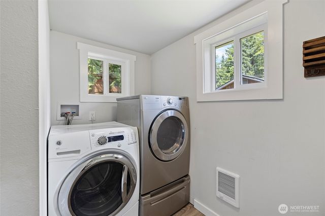 8471 Golden Valley Drive, Maple Falls, WA 98266