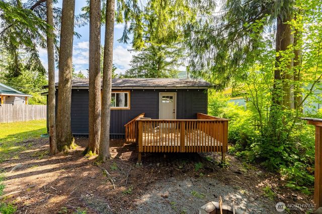 8471 Golden Valley Drive, Maple Falls, WA 98266