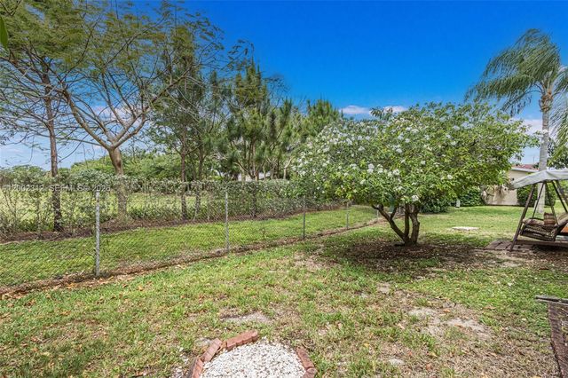 4871 NW 13th Avenue, Deerfield Beach, FL 33064