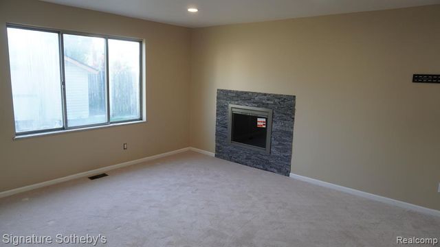 4415 Fox Hill Drive, Sterling Heights, MI 48310