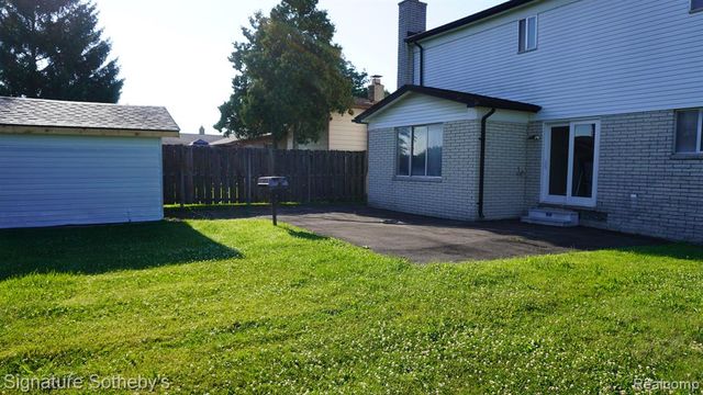 4415 Fox Hill Drive, Sterling Heights, MI 48310