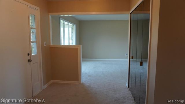 4415 Fox Hill Drive, Sterling Heights, MI 48310