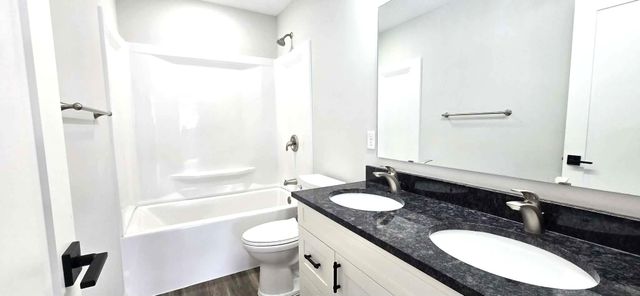 1319 Minnehaha Avenue E, North Saint Paul, MN 55106