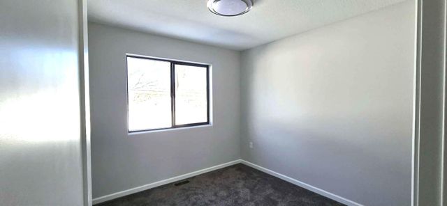 1319 Minnehaha Avenue E, North Saint Paul, MN 55106