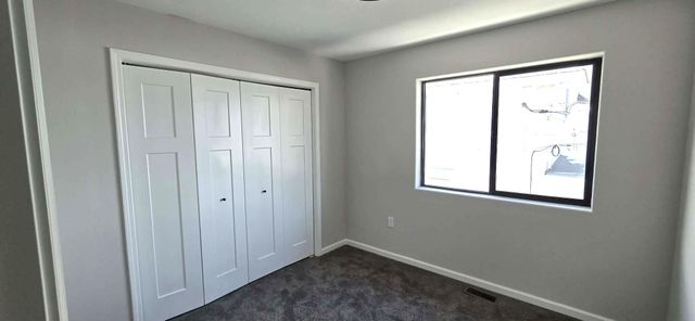 1319 Minnehaha Avenue E, North Saint Paul, MN 55106