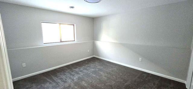 1319 Minnehaha Avenue E, North Saint Paul, MN 55106