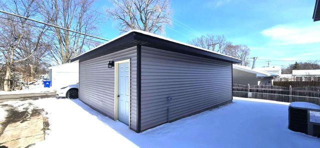 1319 Minnehaha Avenue E, North Saint Paul, MN 55106