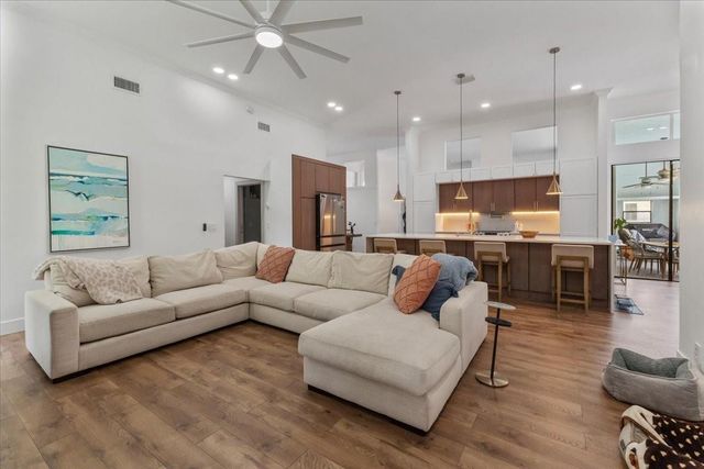 4911 NW 96th Drive, Coral Springs, FL 33076
