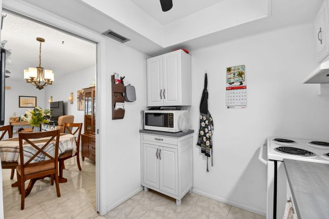 2758 Emory Drive E B, West Palm Beach, FL 33415