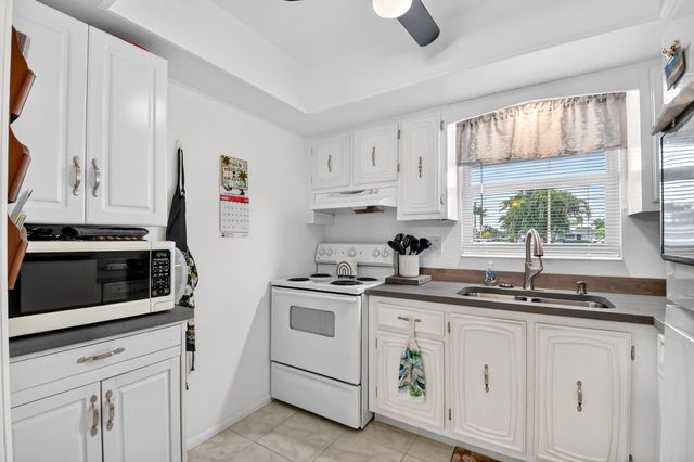 2758 Emory Drive E B, West Palm Beach, FL 33415