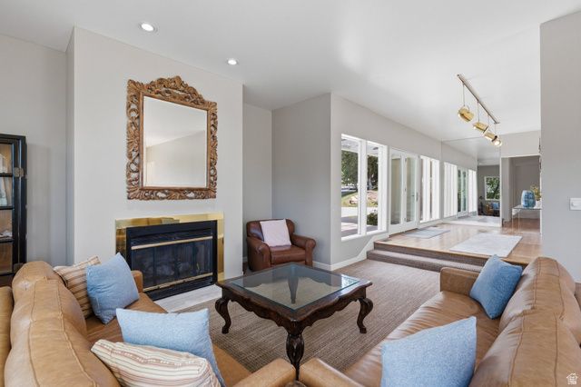 1704 E FORT DOUGLAS CIR, Salt Lake City, UT 84103