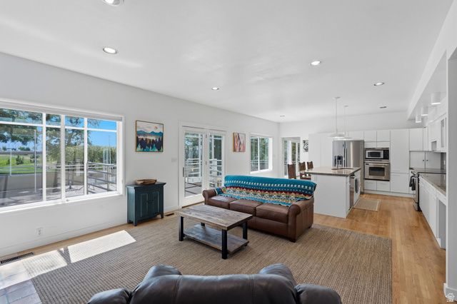 1704 E FORT DOUGLAS CIR, Salt Lake City, UT 84103