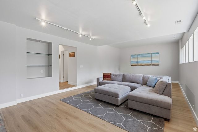 1704 E FORT DOUGLAS CIR, Salt Lake City, UT 84103