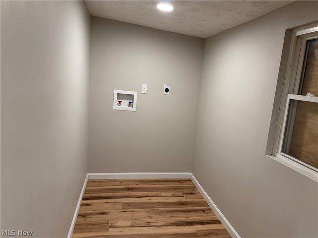 858 Forrest Drive, Akron, OH 44306