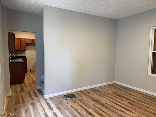 858 Forrest Drive, Akron, OH 44306