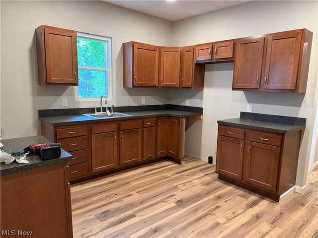 858 Forrest Drive, Akron, OH 44306