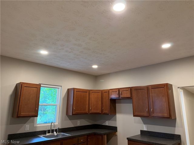 858 Forrest Drive, Akron, OH 44306
