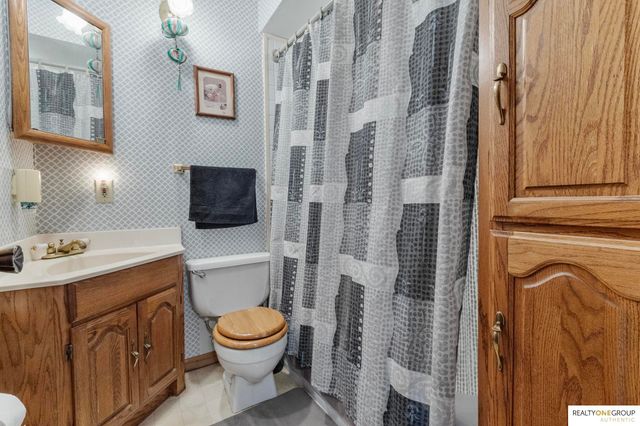 3933 X Street, Omaha, NE 68107