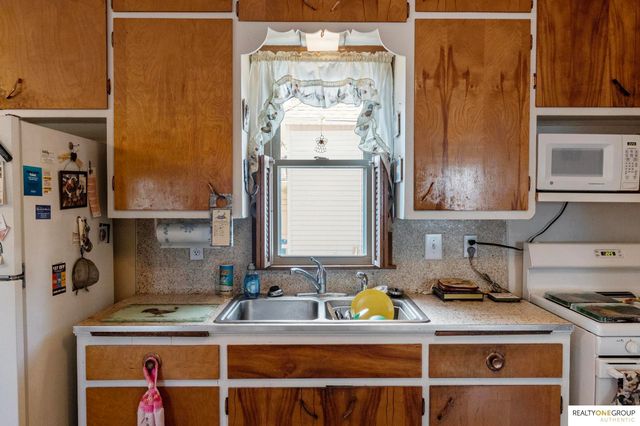 3933 X Street, Omaha, NE 68107
