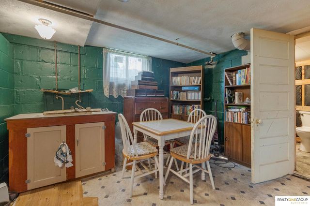 3933 X Street, Omaha, NE 68107