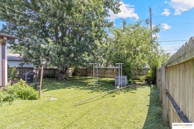 3933 X Street, Omaha, NE 68107