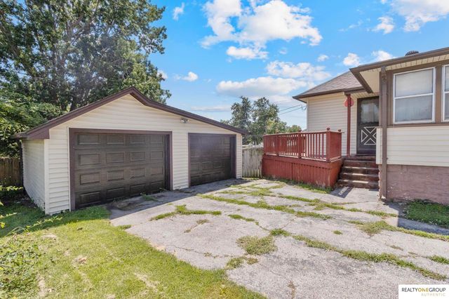 3933 X Street, Omaha, NE 68107