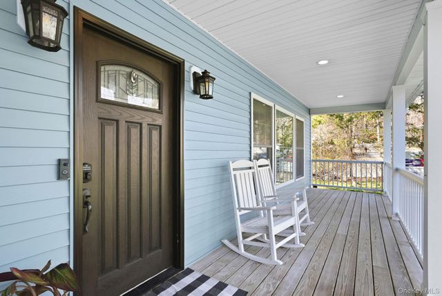 19 Lillian Road, Mahopac, NY 10541