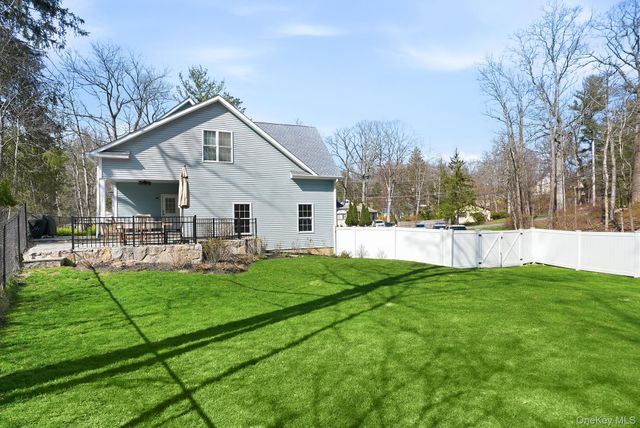 19 Lillian Road, Mahopac, NY 10541