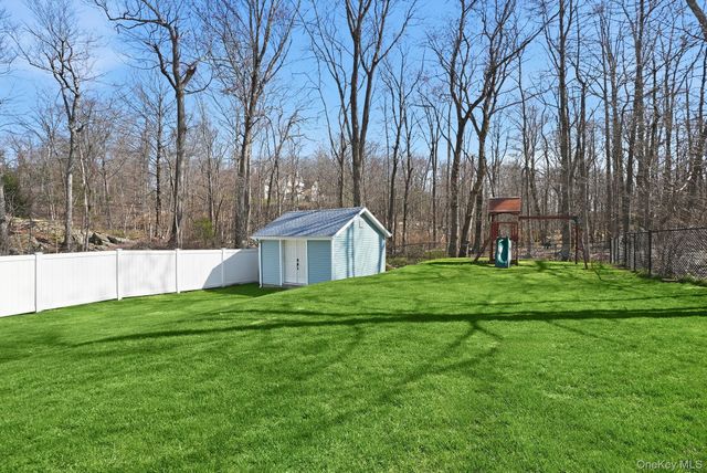 19 Lillian Road, Mahopac, NY 10541