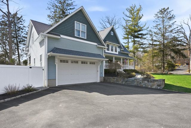 19 Lillian Road, Mahopac, NY 10541