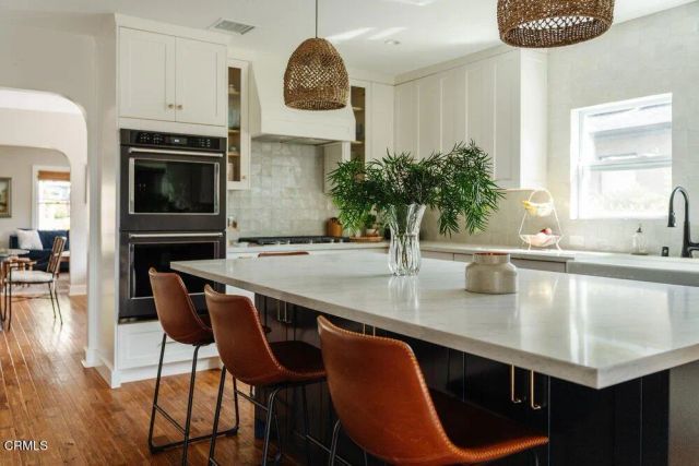 698 E Elizabeth Street, Pasadena, CA 91104