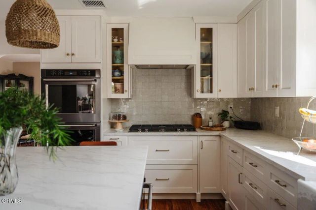 698 E Elizabeth Street, Pasadena, CA 91104