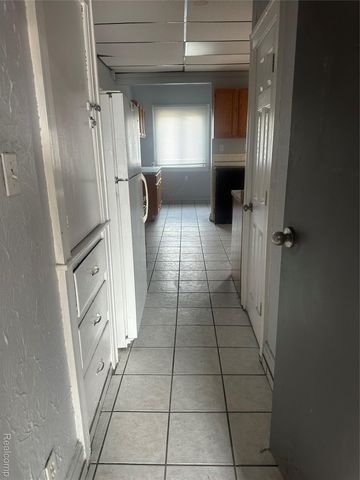 16554 Fairfield Street, Detroit, MI 48221